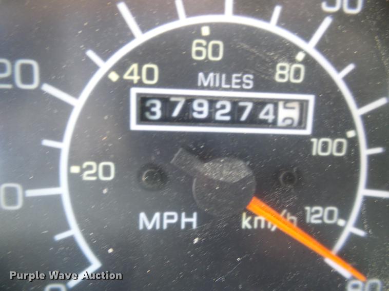 image for item DE5108 2000 Kenworth T800 semi truck