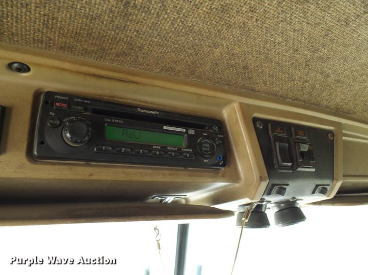 image for item DE5108 2000 Kenworth T800 semi truck