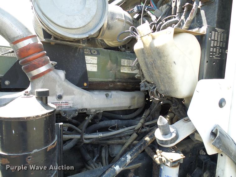 image for item DE5108 2000 Kenworth T800 semi truck