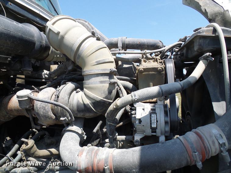 image for item DE5108 2000 Kenworth T800 semi truck