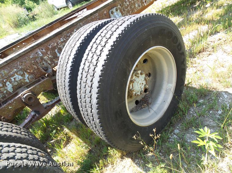 image for item DE5112 1976 Peterbilt semi truck