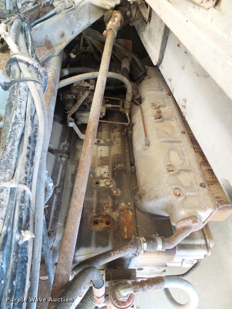 image for item DE5112 1976 Peterbilt semi truck