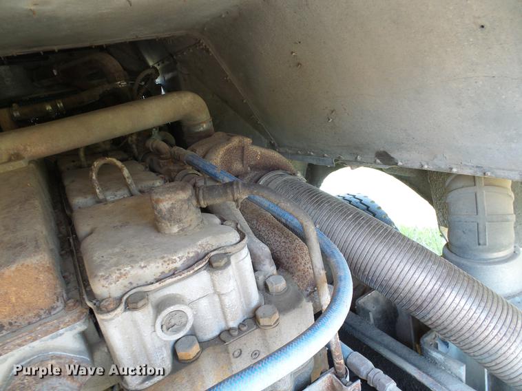 image for item DE5112 1976 Peterbilt semi truck