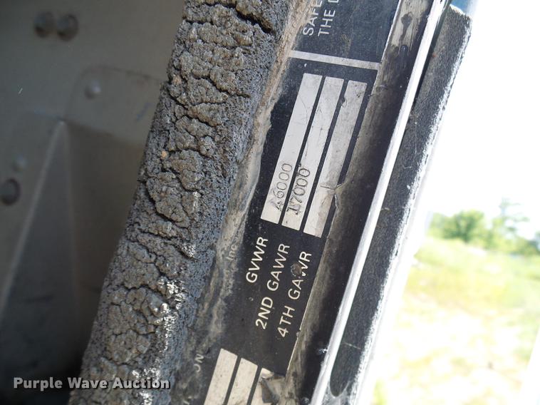 image for item DE5112 1976 Peterbilt semi truck