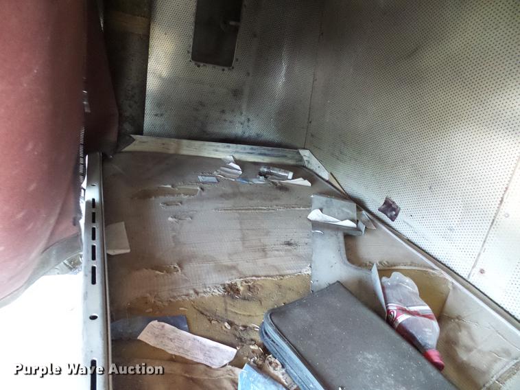 image for item DE5112 1976 Peterbilt semi truck