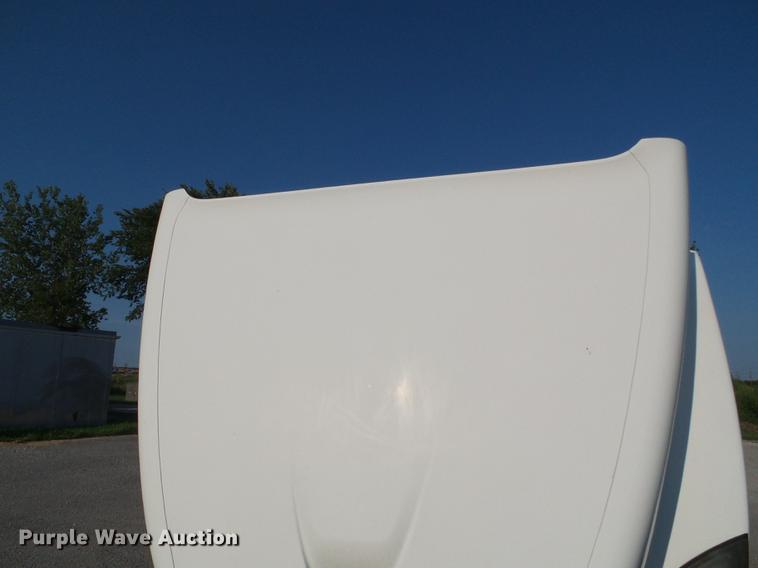 image for item DE5115 2004 Volvo VN semi truck