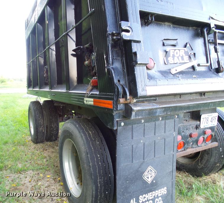 image for item DE5116 1980 Cleg end dump trailer