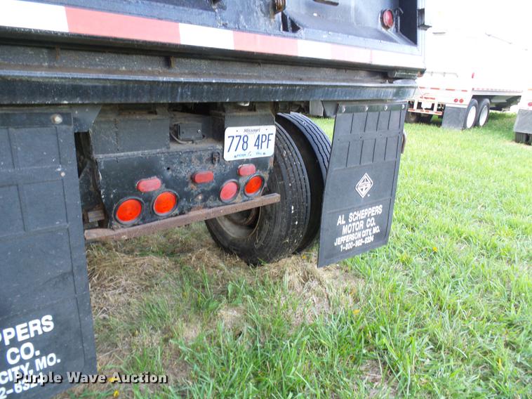 image for item DE5116 1980 Cleg end dump trailer