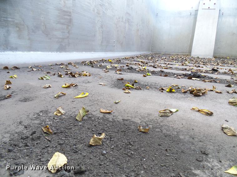 image for item DE5116 1980 Cleg end dump trailer