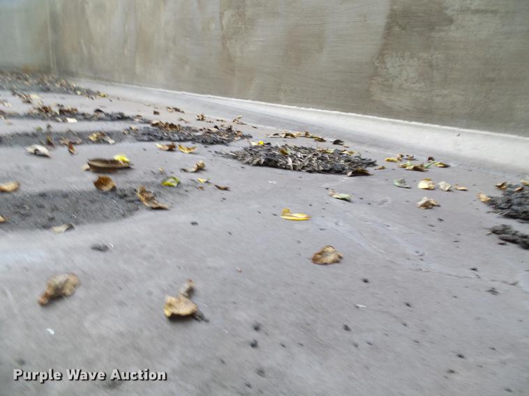 image for item DE5116 1980 Cleg end dump trailer