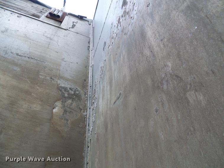 image for item DE5116 1980 Cleg end dump trailer