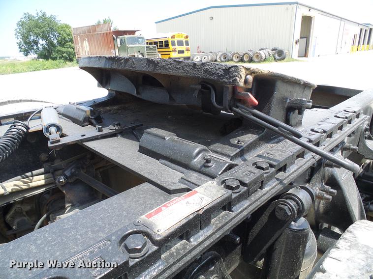 image for item DE5159 2007 Freightliner Columbia 120 semi truck