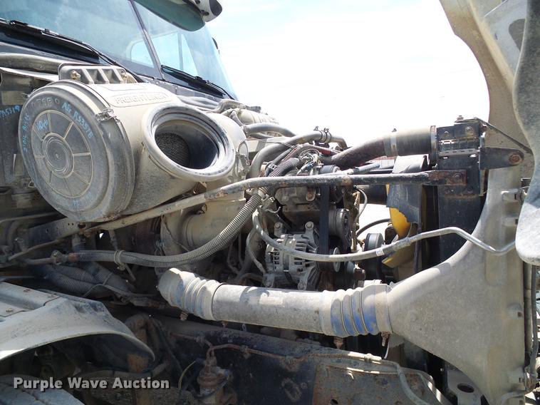 image for item DE5159 2007 Freightliner Columbia 120 semi truck