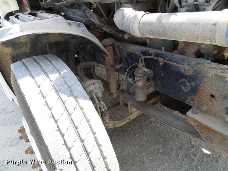 image for item DE5159 2007 Freightliner Columbia 120 semi truck