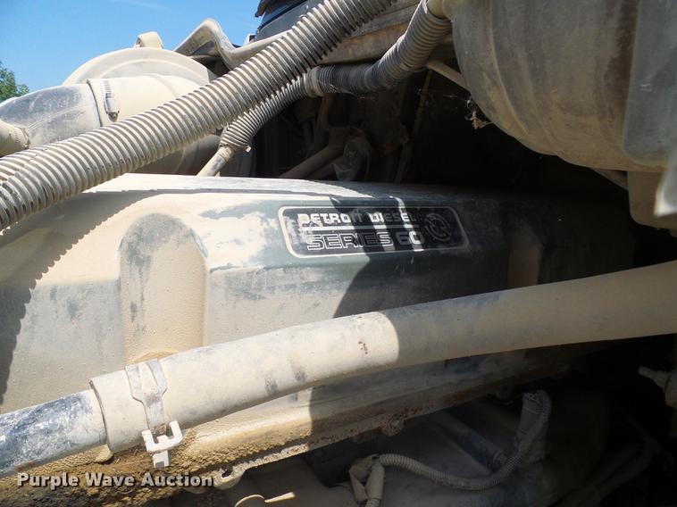 image for item DE5159 2007 Freightliner Columbia 120 semi truck