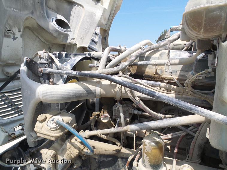 image for item DE5159 2007 Freightliner Columbia 120 semi truck