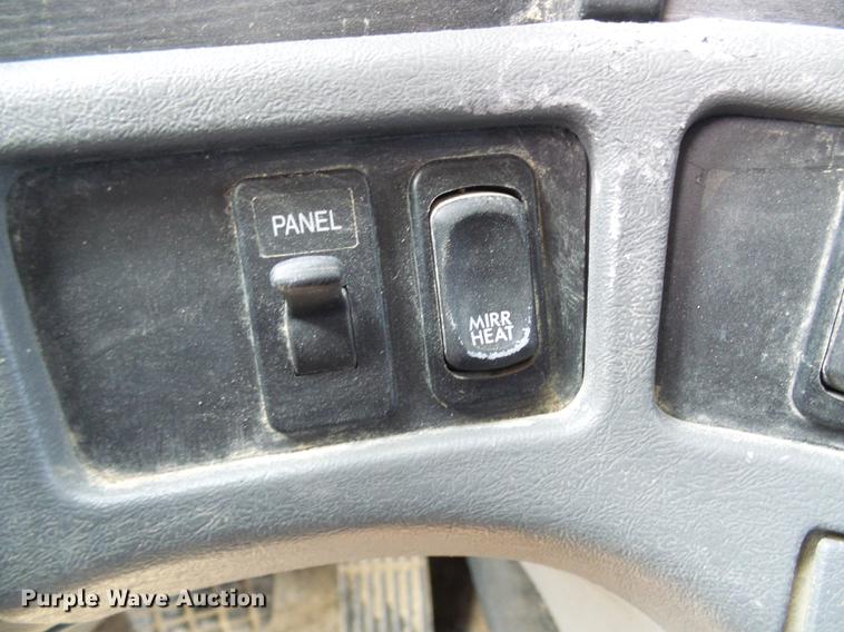 image for item DE5159 2007 Freightliner Columbia 120 semi truck