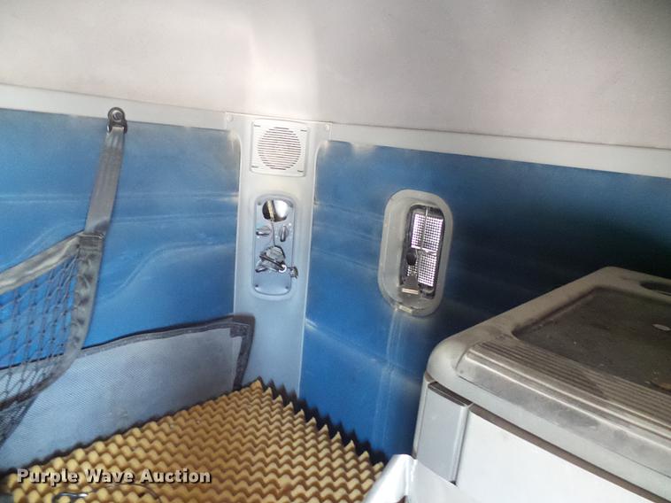 image for item DE5159 2007 Freightliner Columbia 120 semi truck