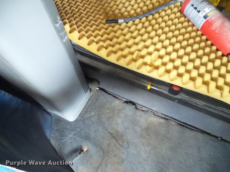 image for item DE5159 2007 Freightliner Columbia 120 semi truck