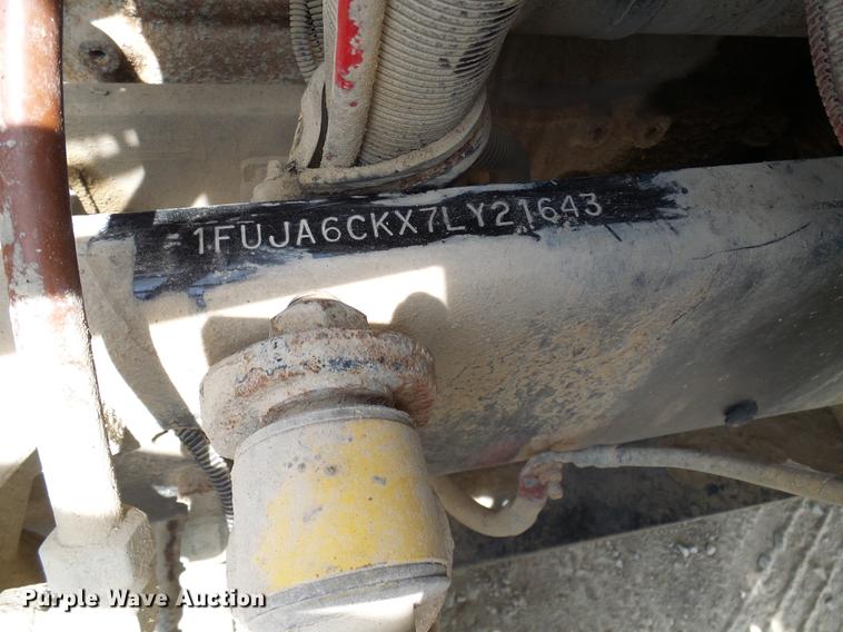 image for item DE5159 2007 Freightliner Columbia 120 semi truck