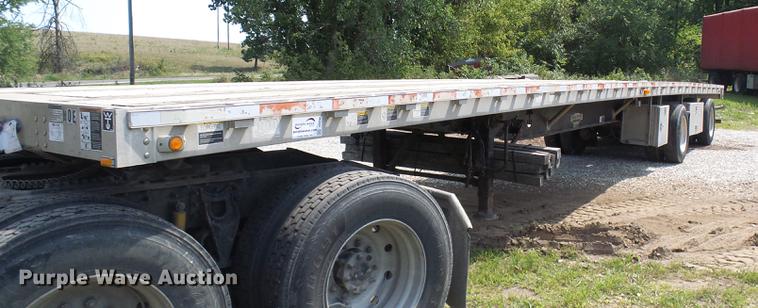 image for item DE5160 2002 Wilson CF900 flatbed trailer