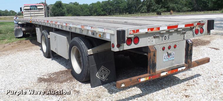 image for item DE5160 2002 Wilson CF900 flatbed trailer