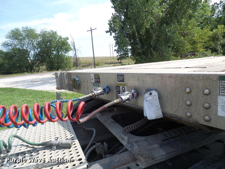 image for item DE5160 2002 Wilson CF900 flatbed trailer