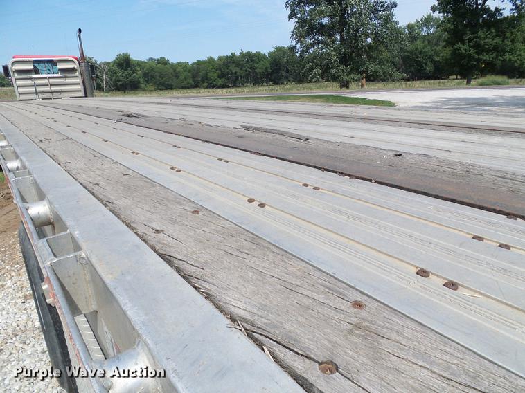 image for item DE5160 2002 Wilson CF900 flatbed trailer