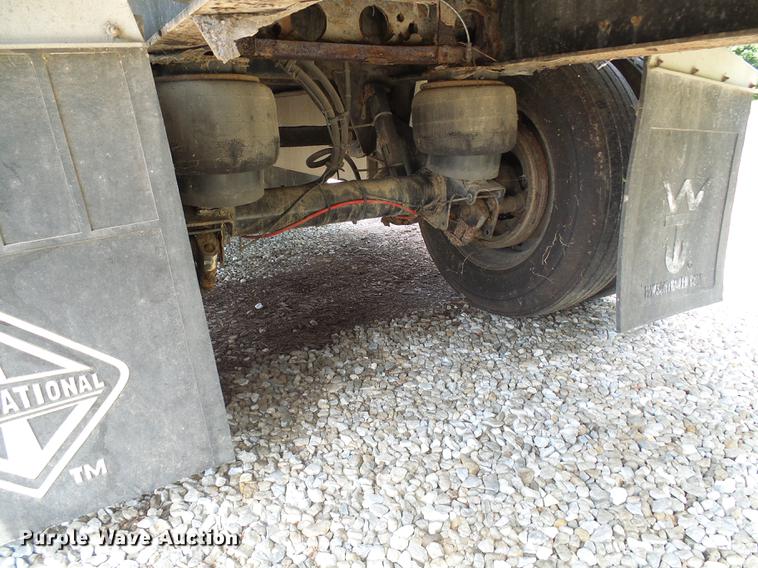 image for item DE5160 2002 Wilson CF900 flatbed trailer