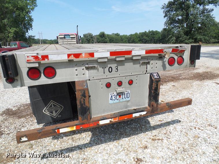 image for item DE5160 2002 Wilson CF900 flatbed trailer