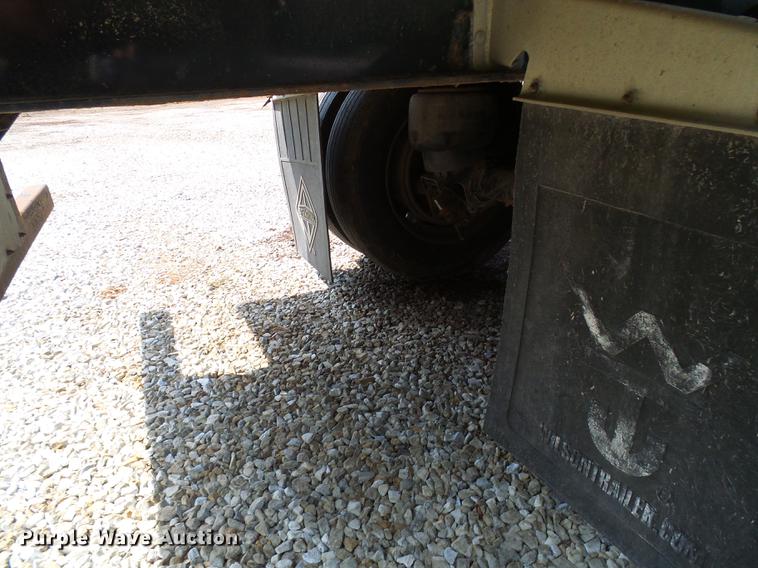 image for item DE5160 2002 Wilson CF900 flatbed trailer