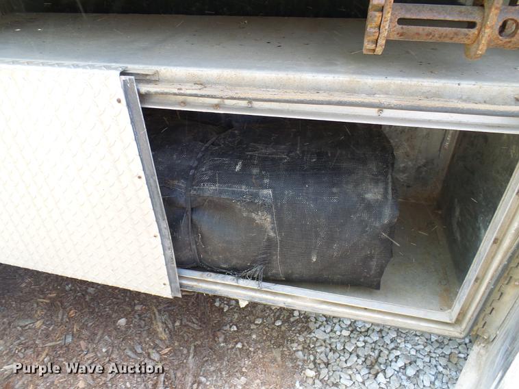 image for item DE5160 2002 Wilson CF900 flatbed trailer