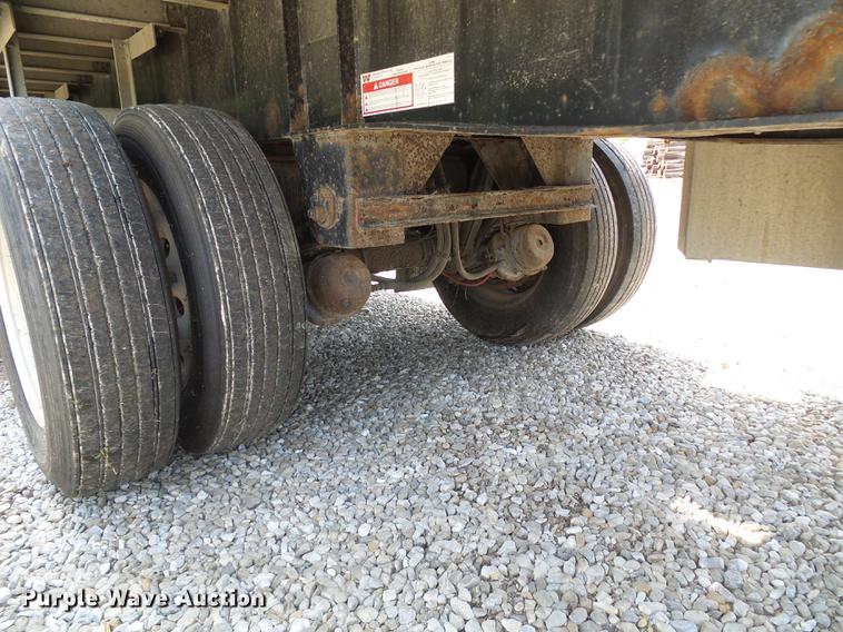 image for item DE5160 2002 Wilson CF900 flatbed trailer