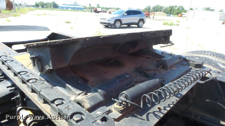 image for item DE7237 2005 Volvo VN semi truck