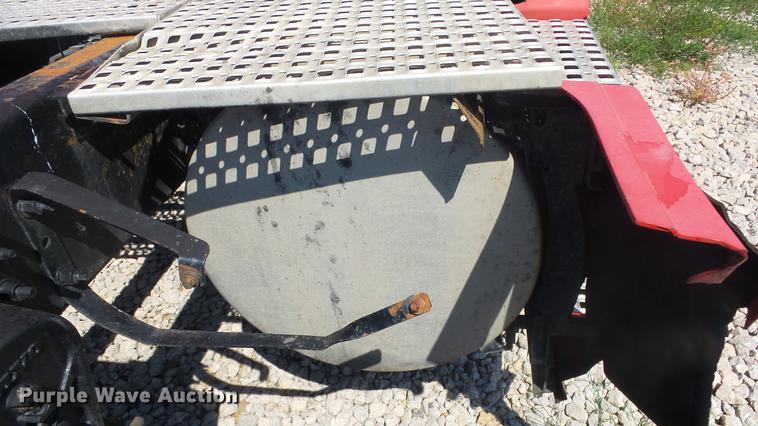 image for item DE7237 2005 Volvo VN semi truck