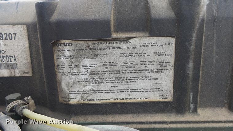 image for item DE7237 2005 Volvo VN semi truck