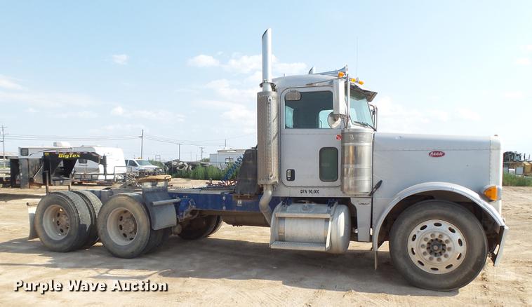 image for item EN9615 2006 Peterbilt 379 semi truck