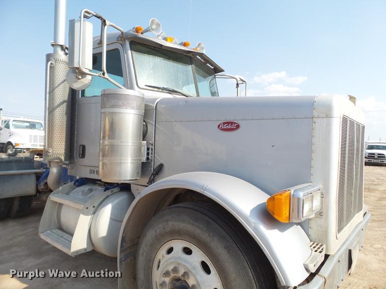 image for item EN9615 2006 Peterbilt 379 semi truck