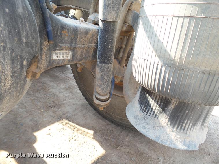 image for item EN9615 2006 Peterbilt 379 semi truck