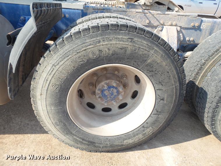 image for item EN9615 2006 Peterbilt 379 semi truck