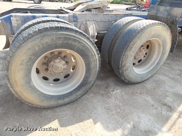 image for item EN9615 2006 Peterbilt 379 semi truck