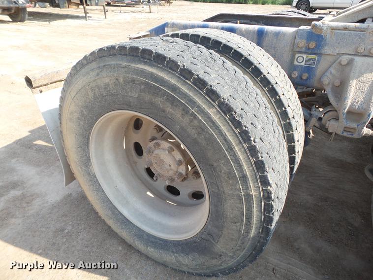 image for item EN9615 2006 Peterbilt 379 semi truck