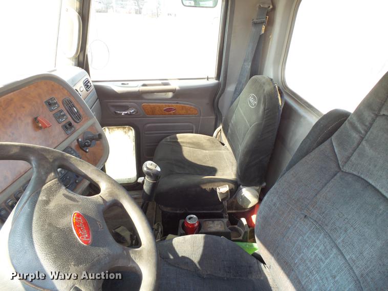 image for item EN9615 2006 Peterbilt 379 semi truck