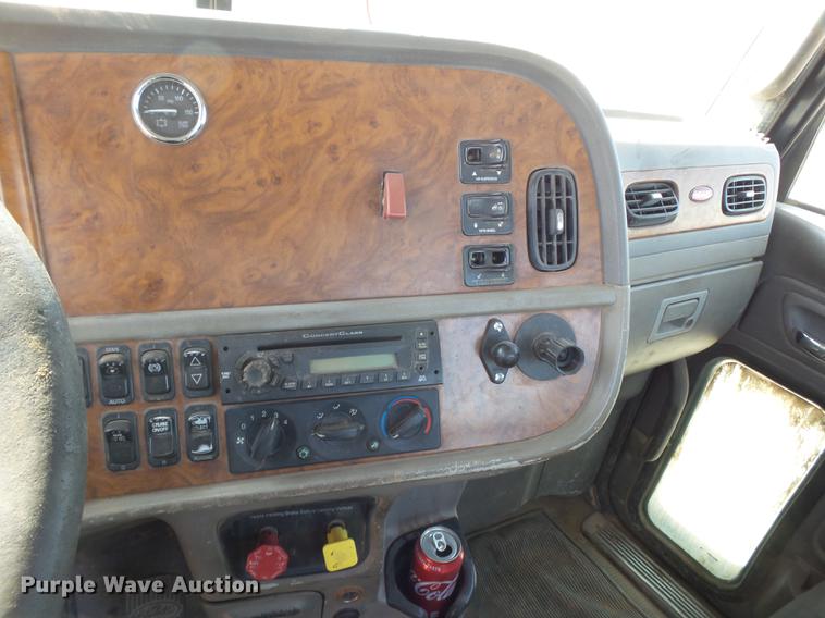 image for item EN9615 2006 Peterbilt 379 semi truck