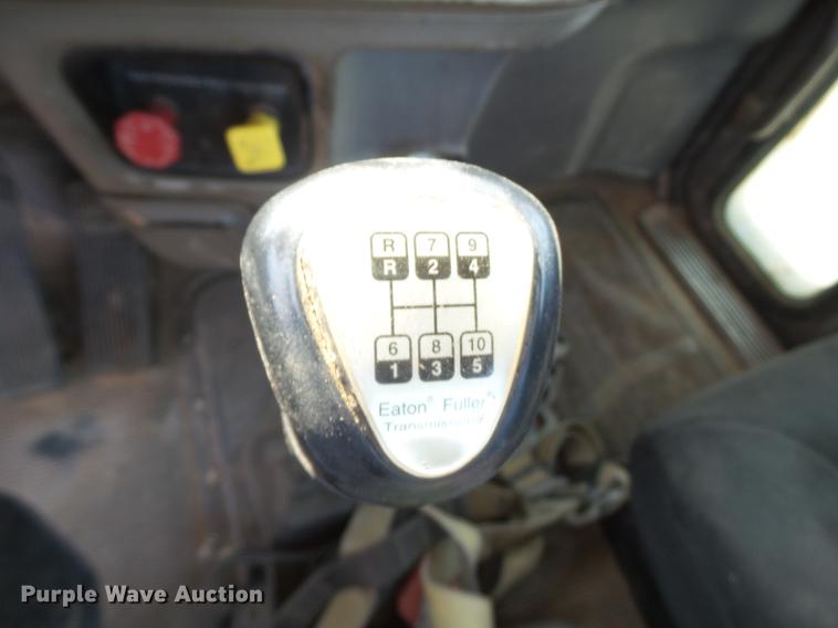 image for item EN9615 2006 Peterbilt 379 semi truck