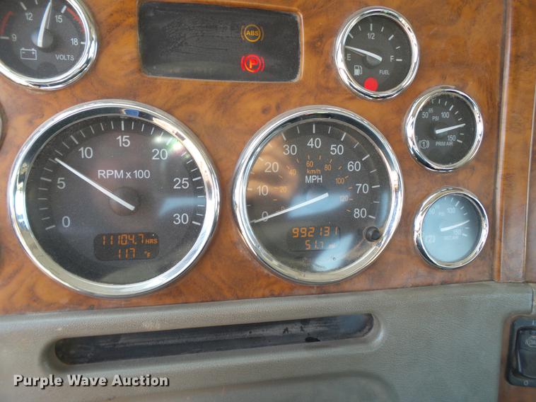 image for item EN9615 2006 Peterbilt 379 semi truck