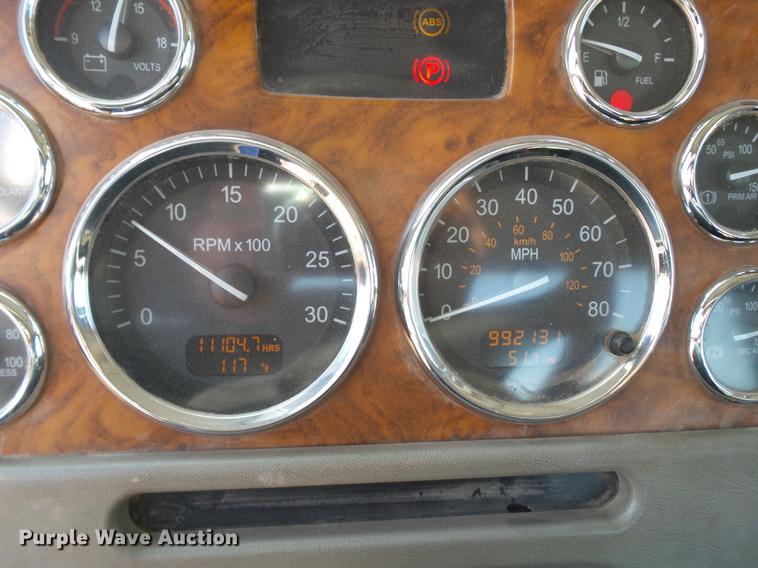 image for item EN9615 2006 Peterbilt 379 semi truck