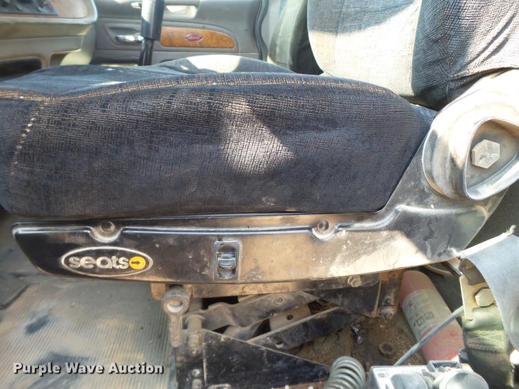 image for item EN9615 2006 Peterbilt 379 semi truck