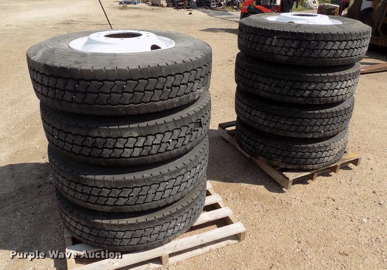 image for item ER9000 (8) Kelly Armorsteel 295/75R22.5 tires