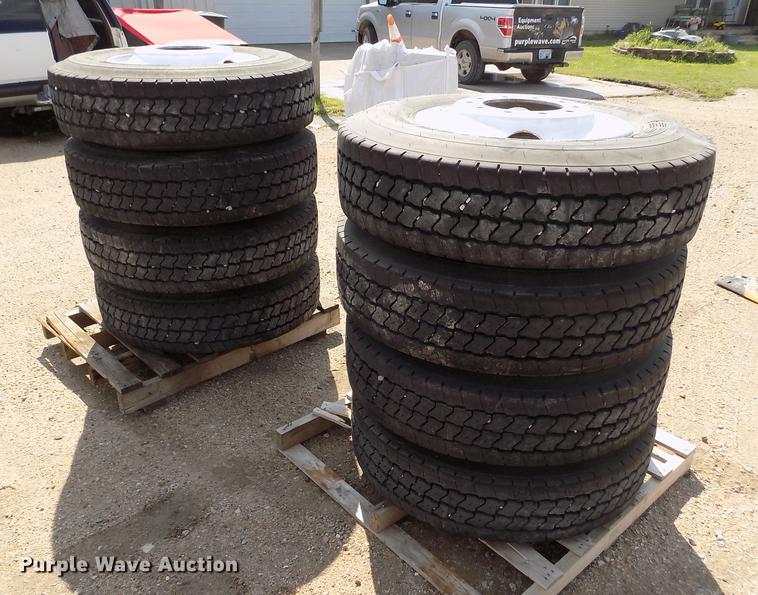 image for item ER9000 (8) Kelly Armorsteel 295/75R22.5 tires